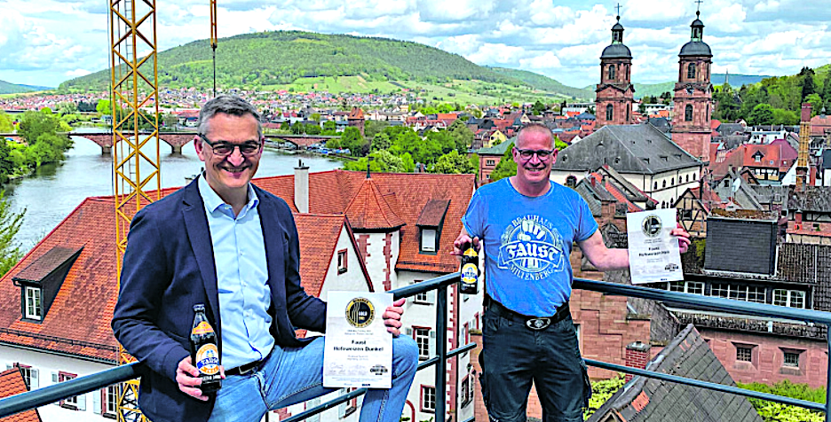 Faust Brauerei. Si festeggia lil premio per la miglior birra di frumento 2021