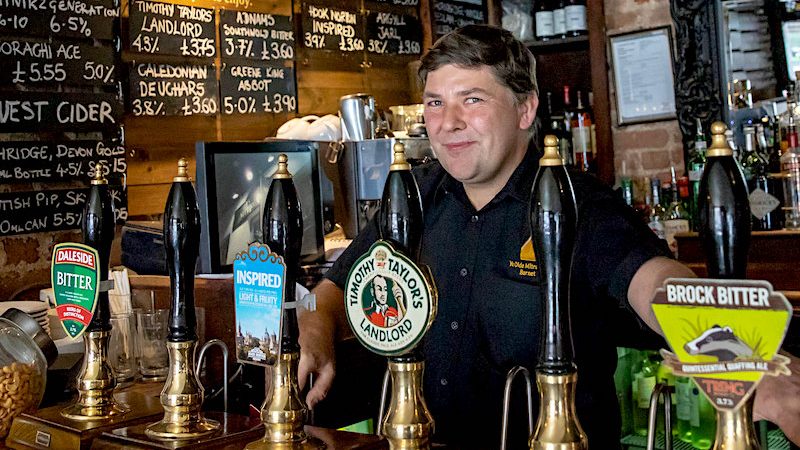 Gran Bretagna: Meno tasse sulla birra… ma bere una pinta costerà di più!